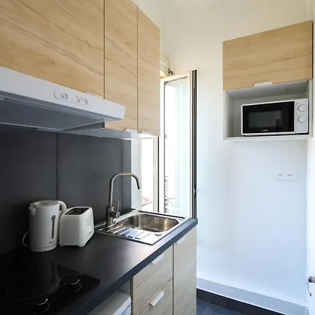 Studio, Centre *